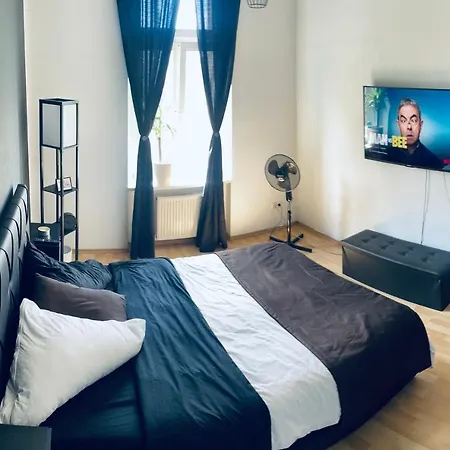 Geräumige 3 Zi. Wohnung im schönen Paulusviertel Apartment Halle (Saale)